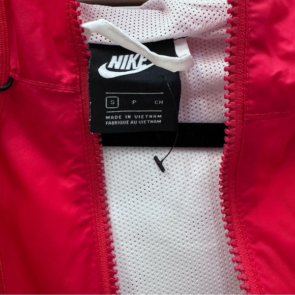 Nike Mens Sportswear Windbreaker Jacket Loose Fit Medium red white and blue - Picture 4 of 8